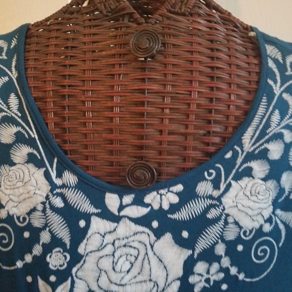 Andrea Missy Pullover Floral Top - Picture 5 of 8